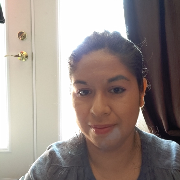 Meet your Posher, Angie - Picture 1 of 4